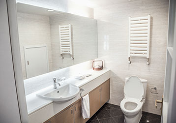 Kitchen & Bathroom